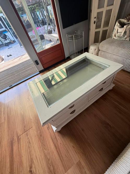 Sallontafel met decoratie laden, Huis en Inrichting, Tafels | Salontafels, Gebruikt, Minder dan 50 cm, 50 tot 100 cm, 150 tot 200 cm