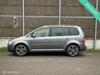 Volkswagen Touran 2.0-16V FSI 7ZITTER NWEAPK/ClLIMA/CRUISE/7, Auto's, 1525 kg, Gebruikt, 4 cilinders, Origineel Nederlands