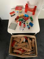 Houten treinbaan met accessoires, Ophalen of Verzenden, Gebruikt, Jongen of Meisje