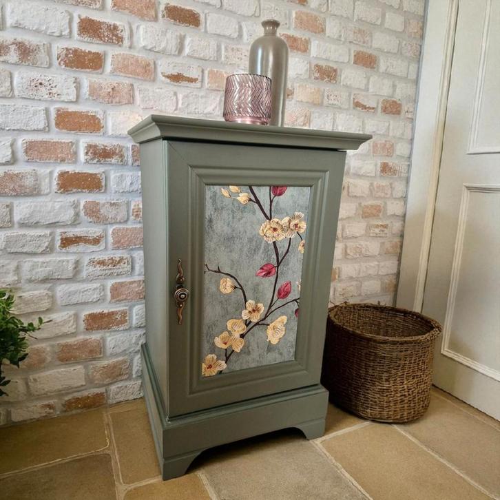 Gerestyled kastje nachtkastje halkastje, Huis en Inrichting, Slaapkamer | Nachtkastjes, Zo goed als nieuw, Minder dan 45 cm, Ophalen of Verzenden