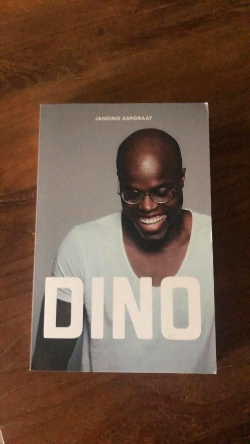 Jandino Asporaat - DINO, Boeken, Biografieën, Zo goed als nieuw, Overige, Ophalen of Verzenden