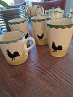 4 bekers kip en haan servies, Huis en Inrichting, Ophalen of Verzenden, Zo goed als nieuw, Overige stijlen, Kop(pen) en/of Schotel(s)