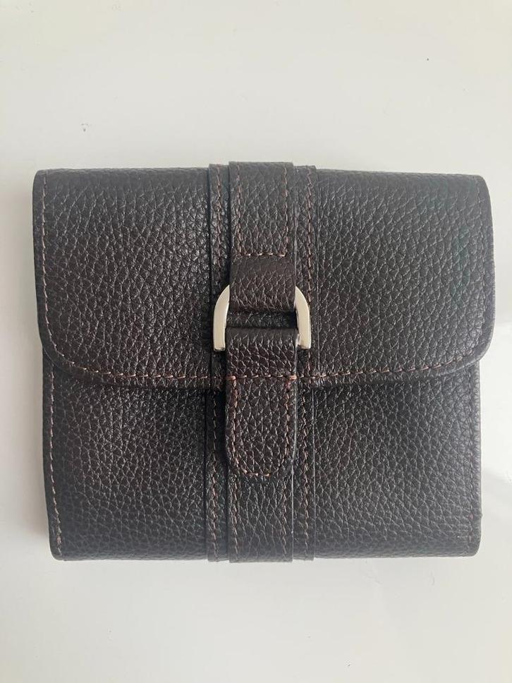 Longchamp portemonnee – donkerbruin leer, met gesp - nieuw, Sieraden, Tassen en Uiterlijk, Portemonnees, Nieuw, Overige merken