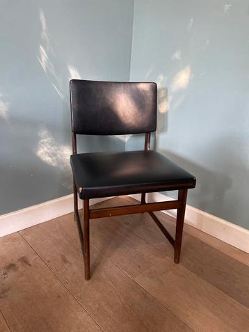 Leuke vintage/retro stoeltjes (2 stuks) beschikbaar voor biedingen