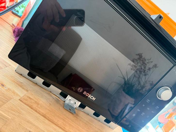 Bosch Combimagnetron 20L 800W BFL523MB3 ZGAN!, Witgoed en Apparatuur, Magnetrons, Zo goed als nieuw, Inbouw, Combimagnetron, 45 tot 60 cm