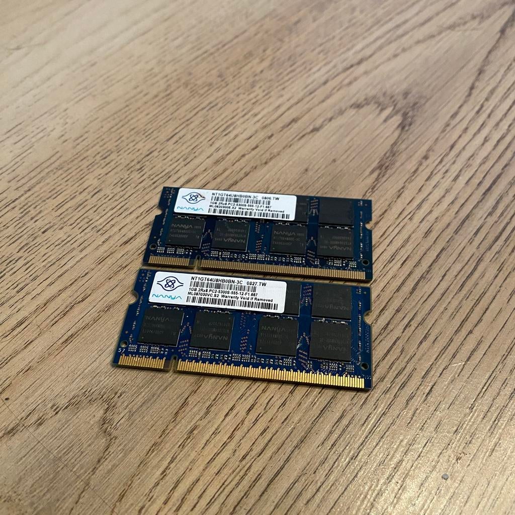 Nanya 2GB DDR2 2Rx8 667MHz  ( 2x 1GB ), Computers en Software, RAM geheugen, Gebruikt, Laptop, 2 GB, DDR2, Ophalen of Verzenden