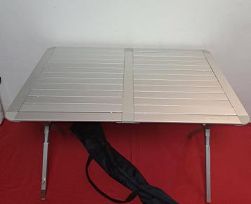 Campingtafels Opvouwbaar
CamPart Travel  Roltafel 
Robuuste  beschikbaar voor biedingen