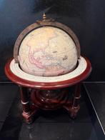 Antieke Globe op Houten Standaard, Ophalen of Verzenden, Gebruikt