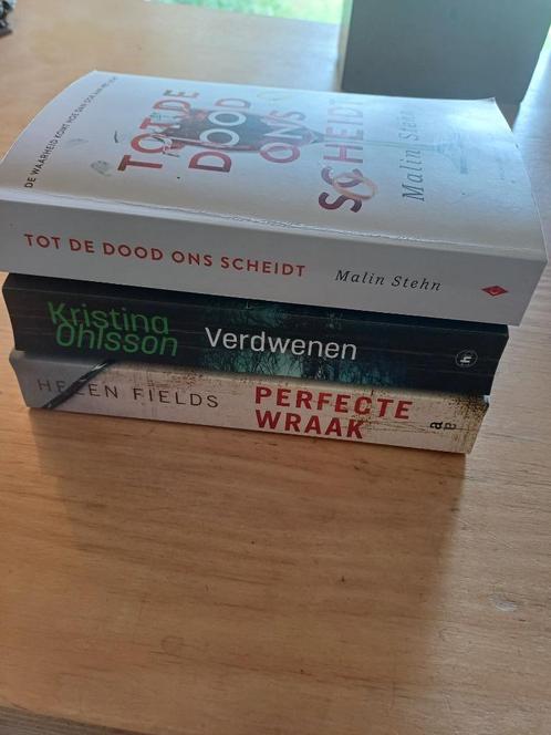Twee thrillers, Boeken, Thrillers, Zo goed als nieuw, Nederland, Ophalen of Verzenden