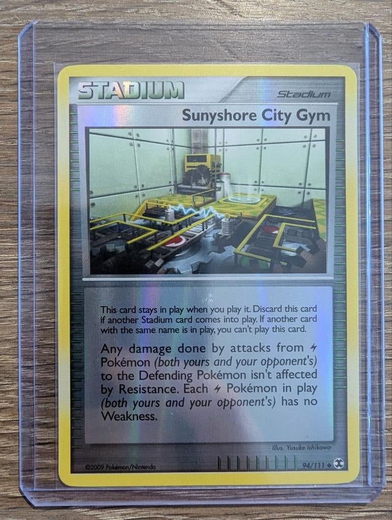 Sunyshore City Gym uit Rising Rivals 94/111 Reversed Foil, Ophalen of Verzenden, Zo goed als nieuw, Losse kaart, Foil