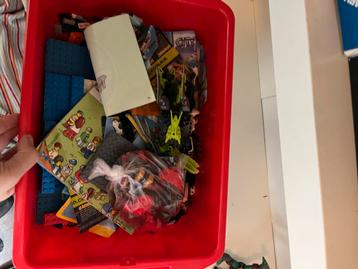 Grote LEGO doos + bouwplaat - Waalwijk beschikbaar voor biedingen
