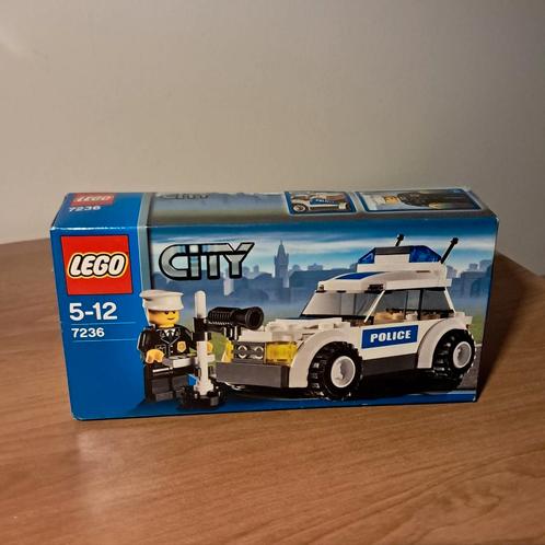 LEGO City - Police Car 7236-2 (Blue Sticker Version) (MISB), Kinderen en Baby's, Speelgoed | Duplo en Lego, Nieuw, Lego, Complete set