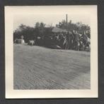 Duitse soldaten bij vernietigde Russische tanks met afgescho, Verzenden, Landmacht, Duitsland, Foto of Poster