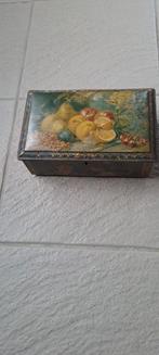 EEN ANTIEK GELDKISTJE  BIEDEN, Ophalen, Gebruikt, Overige