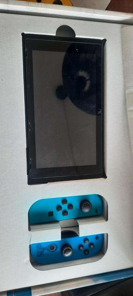 Switch Fortnite Special Edition +spel, Spelcomputers en Games, Spelcomputers | Nintendo Switch, Zo goed als nieuw, Switch Original