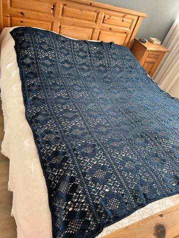 Marine blauw gehaakte sprei beschikbaar voor biedingen
