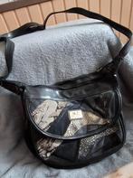 Zwart /goud  schoudertas  van marc chantal  gebruikt, Sieraden, Tassen en Uiterlijk, Tassen | Damestassen, Ophalen, Gebruikt, Zwart