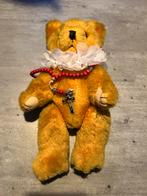 Brocante beertje met kraag en rozekrans, Verzamelen, Beren en Cherished Teddies, Overige merken, Stoffen beer, Ophalen of Verzenden