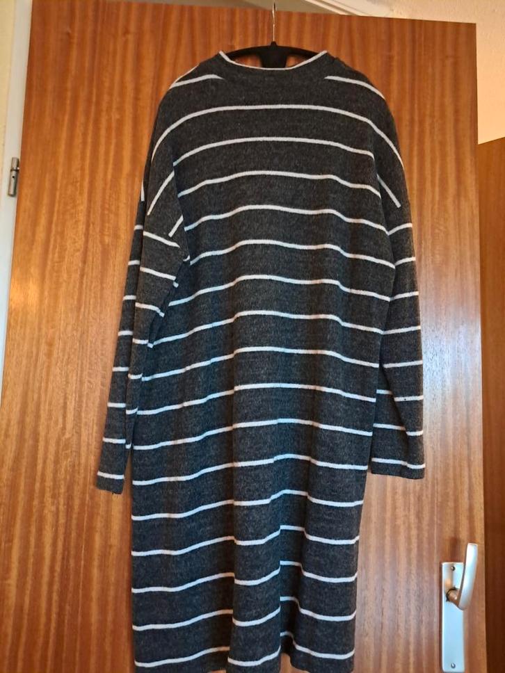 C&A Basics Jurk Antraciet Grijs - Valt als XL, Kleding | Dames, Jurken, Gedragen, Maat 42/44 (L), Grijs, Onder de knie, Ophalen of Verzenden