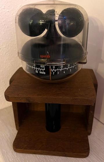 Hand windmeter - Deuta Anemo in hardhouten standaard beschikbaar voor biedingen