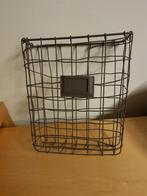 Metalen lectuur mandje (Z.G.A.N.), Huis en Inrichting, Woonaccessoires | Krantenbakken en Lectuurbakken, Ophalen of Verzenden