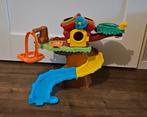 Gratis Vtech toet toet boomhut & tas vol met auto's en wegen, Ophalen, Gebruikt, 2 tot 4 jaar