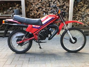 Originele Honda MT5 1983 OF MT8 1981 (NIET BEIDE, HOU ER 1) beschikbaar voor biedingen
