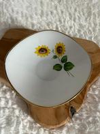 Schaal zonnebloem doorsnee 18 cm hoogte 4 cm, Huis en Inrichting, Keuken | Servies, Ophalen, Gebruikt, Schaal of Schalen, Overige stijlen