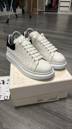 Alexander Mcqueen, Kleding | Dames, Schoenen, Ophalen of Verzenden, Zo goed als nieuw, Zwart, Sneakers of Gympen