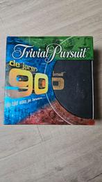 Trivial Pursuit De Jaren 90, Hobby en Vrije tijd, Gezelschapsspellen | Bordspellen, Vijf spelers of meer, Ophalen of Verzenden