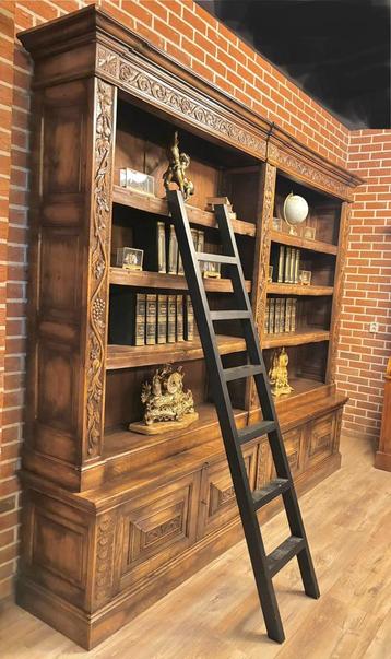 Boekenkast / bibliotheekkast antiek beschikbaar voor biedingen