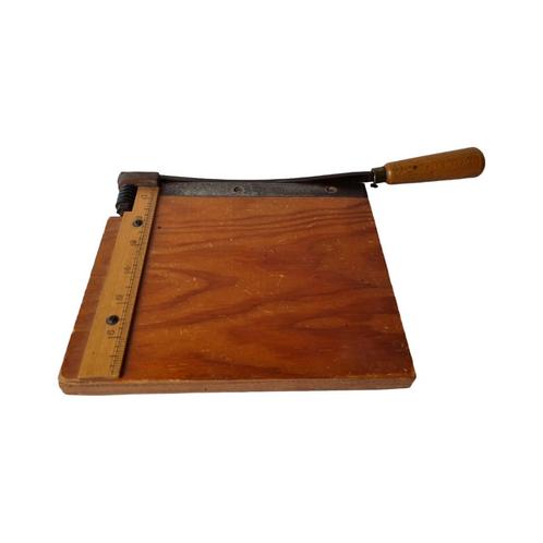 Engelse papier snijder Johnson of Hendon, midden 20e eeuw, Antiek en Kunst, Antiek | Gereedschap en Instrumenten, Ophalen of Verzenden