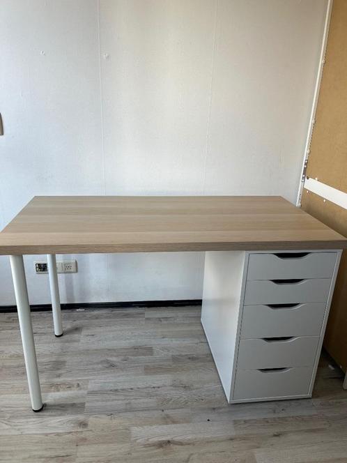 Working desk with drawers, Huis en Inrichting, Bureaus, Gebruikt, Bureau, Ophalen