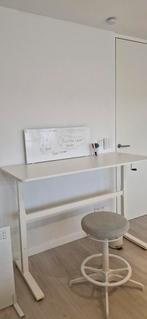 Bureau plus whiteboard en kruk ikea lidkullen, Huis en Inrichting, Ophalen of Verzenden, In hoogte verstelbaar, Zo goed als nieuw