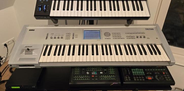Korg Triton Classic | In prima staat!, Muziek en Instrumenten, Synthesizers, Gebruikt, 61 toetsen, Korg, Met midi-aansluiting