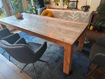 Stevige houten eettafel - 2,5 meter beschikbaar voor biedingen