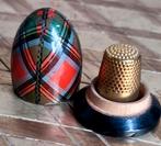 Antiek naaigerei Tartan Mauchline Tartanware vingerhoed, Antiek en Kunst, Verzenden