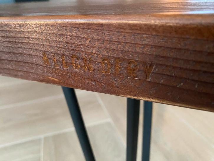 Stijlvolle Allon Dery salontafel - Wengé, 140x70, Huis en Inrichting, Tafels | Salontafels, Zo goed als nieuw, Minder dan 50 cm