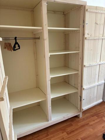 Steigerhouten slaapkamer; bed, bureau, kledingkast beschikbaar voor biedingen