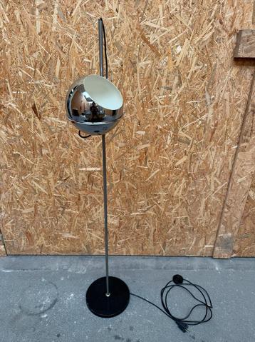 Gepo stalamp beschikbaar voor biedingen