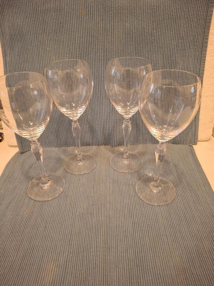4 kristallen wijnglazen met mooi gevormde steel, Antiek en Kunst, Antiek | Glas en Kristal, Ophalen of Verzenden