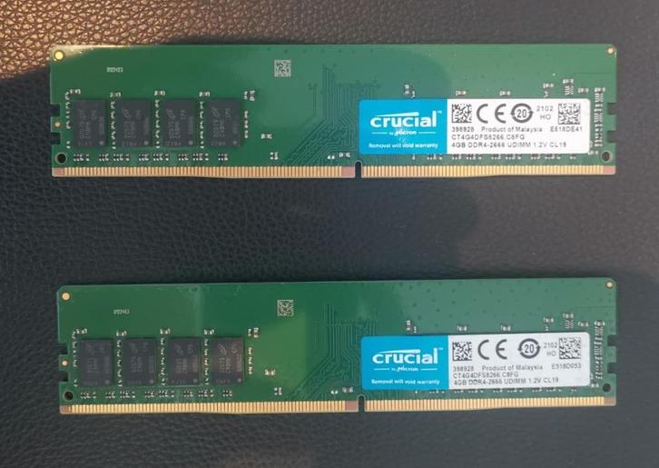 Crucial DDR4 - 4GB - 2400Mhz. Totaal 2 x 4 GB - CT4G4DFS8266, Computers en Software, RAM geheugen, Gebruikt, Desktop, 8 GB, DDR4