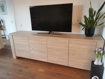 Modern houten tv-meubel, dressoir  beschikbaar voor biedingen