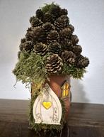 Eco kerst lichthuisje – klei & glas, dennenappeldak, LED, Ophalen, Nieuw, Overige materialen, 25 tot 50 cm