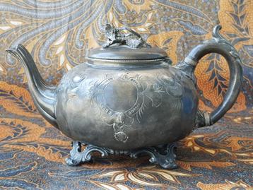Mooie antieke theepot uit Engeland van tin 13,6 cm. uit 1880 beschikbaar voor biedingen