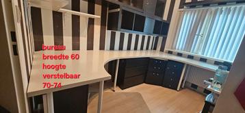 Hoekbureau te koop