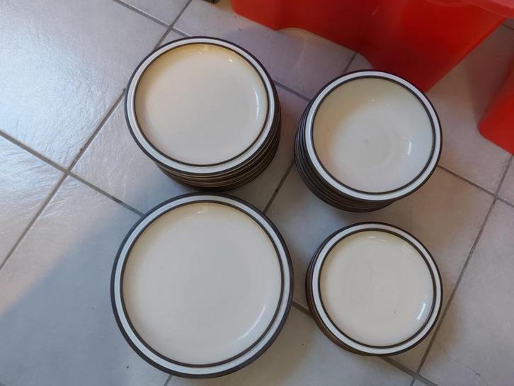 Servies Denby design Madrigal, Huis en Inrichting, Keuken | Servies, Zo goed als nieuw, Compleet servies, Overige stijlen, Porselein