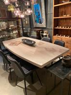 Vintage beige eettafel van acaciahout met kruispoot., Huis en Inrichting, Tafels | Eettafels, Ophalen of Verzenden