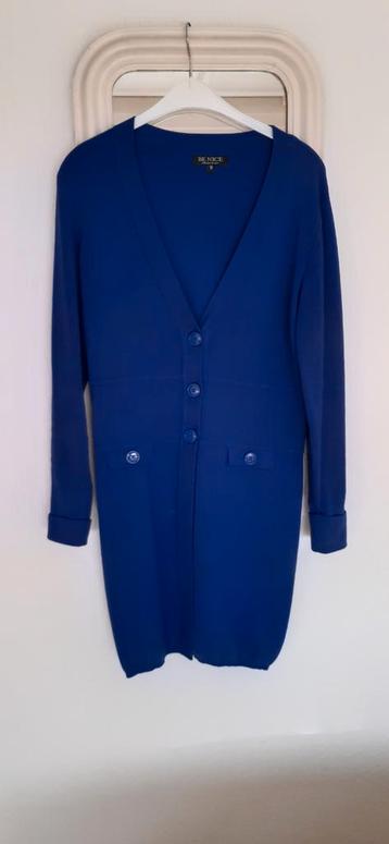 Blauw lang vest Maat M  Merk is Be Nice beschikbaar voor biedingen