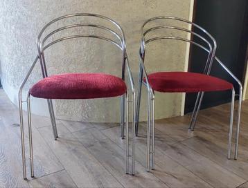 2 leuke design vintage stoelen beschikbaar voor biedingen